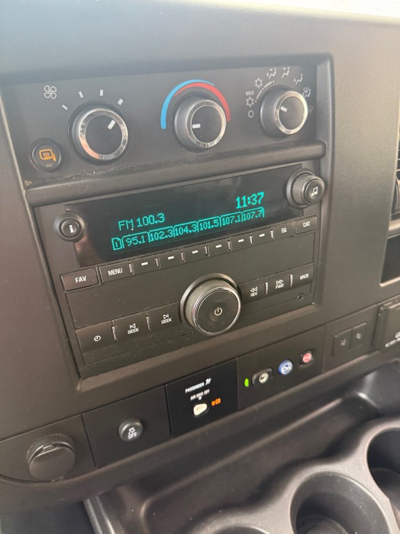 2021 Chevrolet Express Image 17