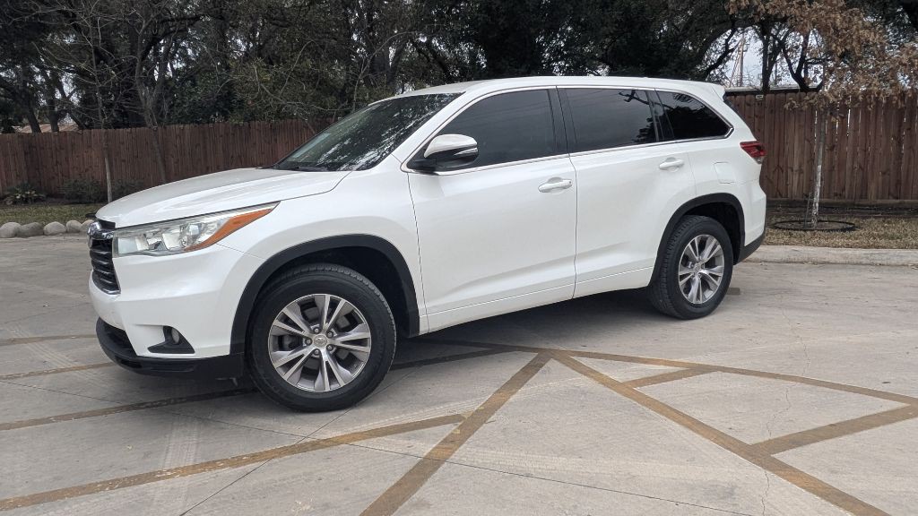 2015 Toyota Highlander Image 2