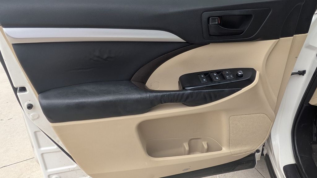 2015 Toyota Highlander Image 7