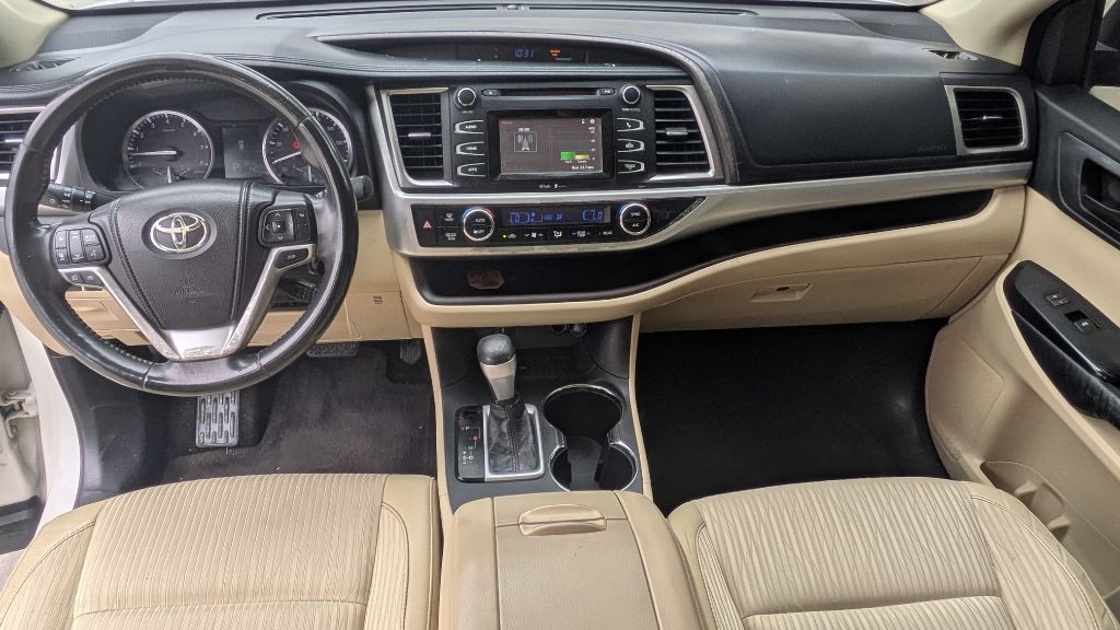 2015 Toyota Highlander Image 10