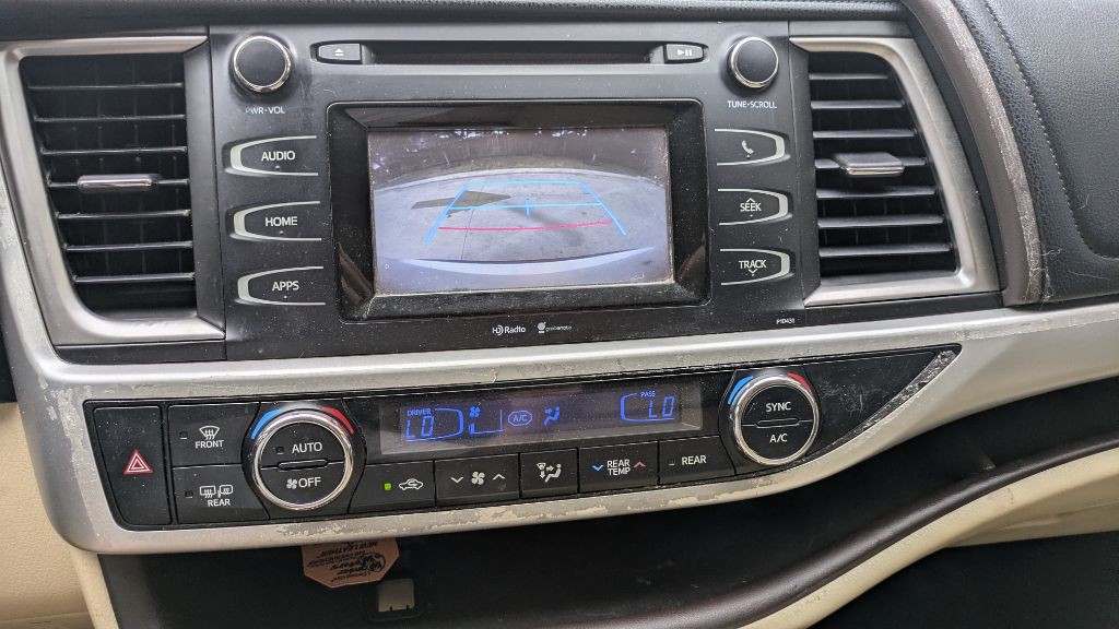 2015 Toyota Highlander Image 16