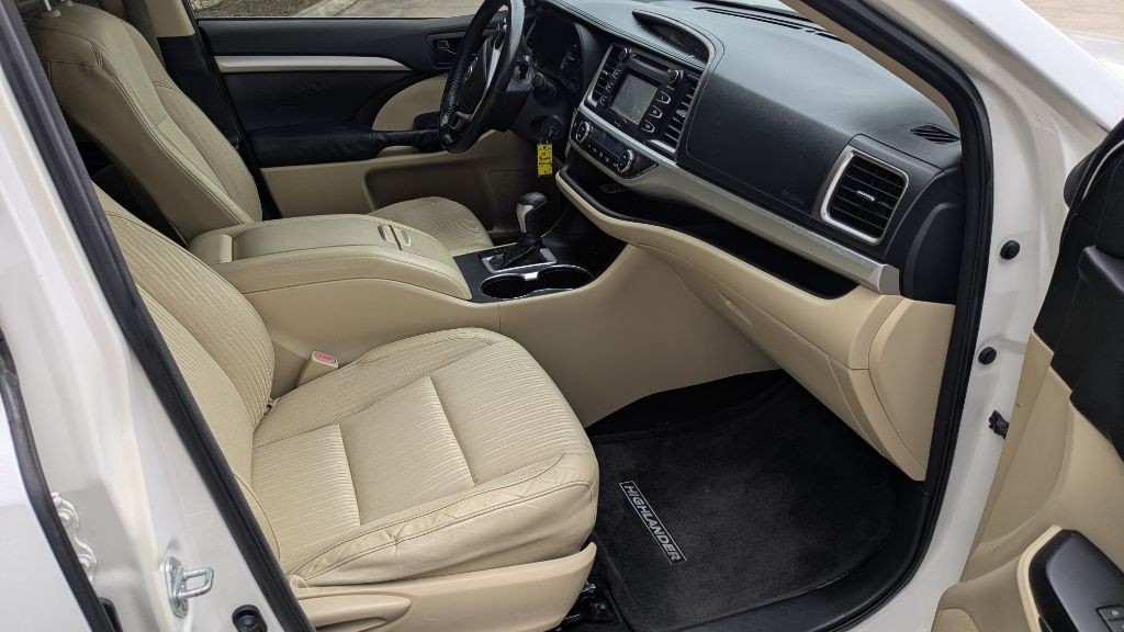 2015 Toyota Highlander Image 22