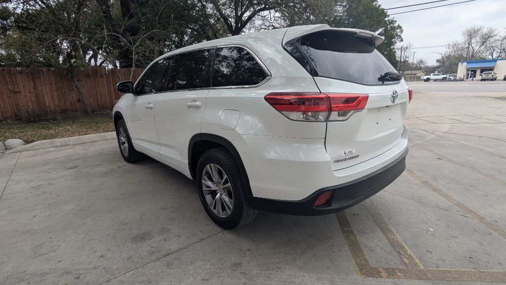 2015 Toyota Highlander Image 26
