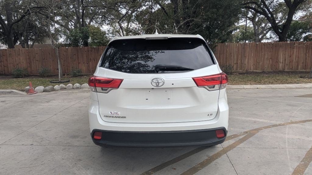 2015 Toyota Highlander Image 28