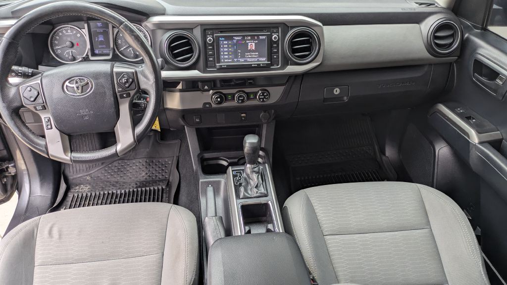 2017 Toyota Tacoma Image 13