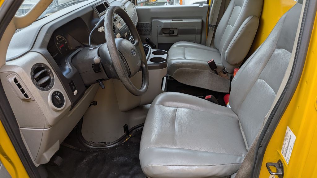 2016 Ford Econoline Image 3