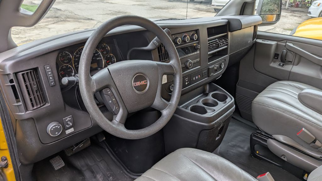 2021 GMC Savana Image 5