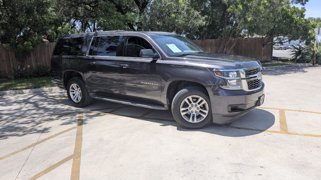 2015 Chevrolet Suburban Image 3