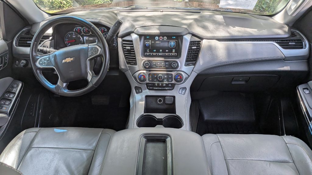 2015 Chevrolet Suburban Image 17