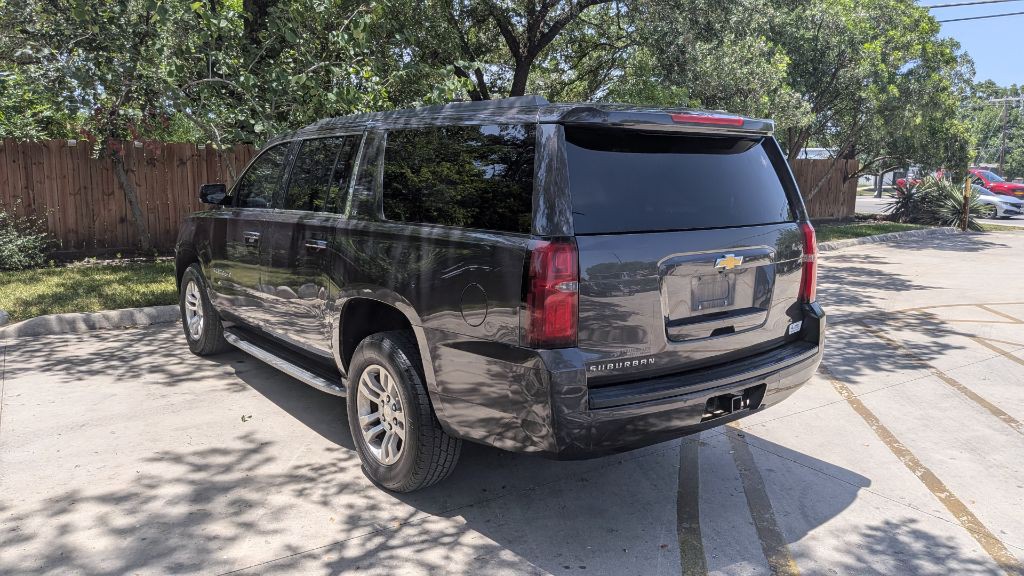 2015 Chevrolet Suburban Image 22