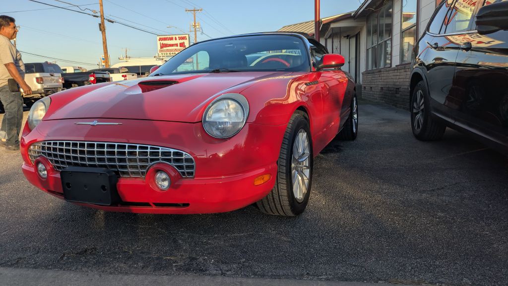 2002 Ford Thunderbird Image 2