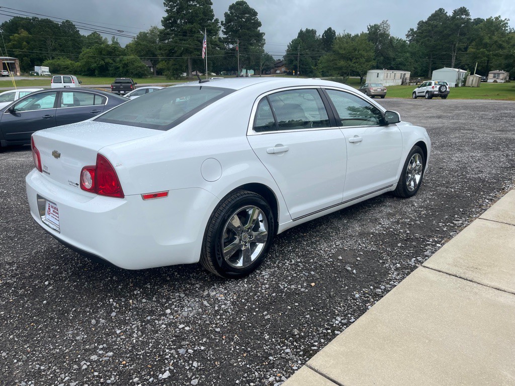 2011 Chevrolet Malibu Image 3