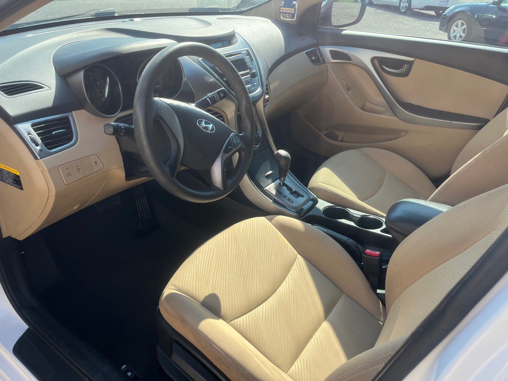 2013 Hyundai Elantra Image 5