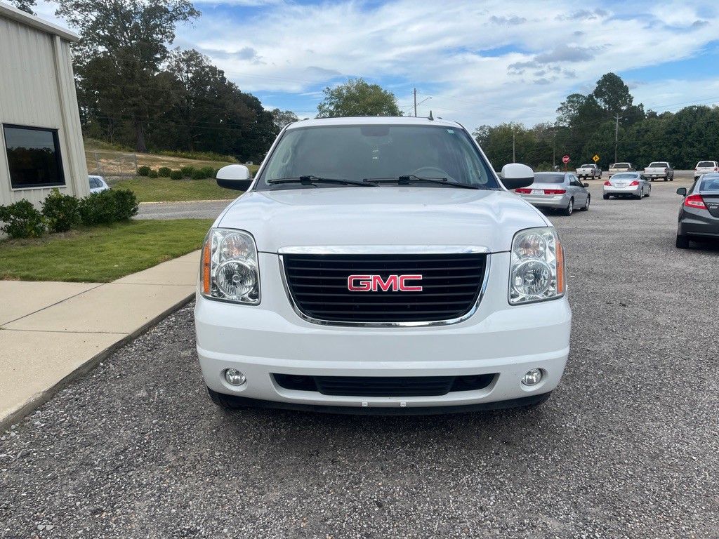 2013 GMC Yukon Image 2