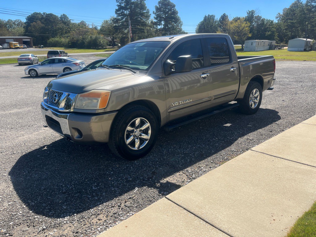 2009 Nissan Titan Image 3