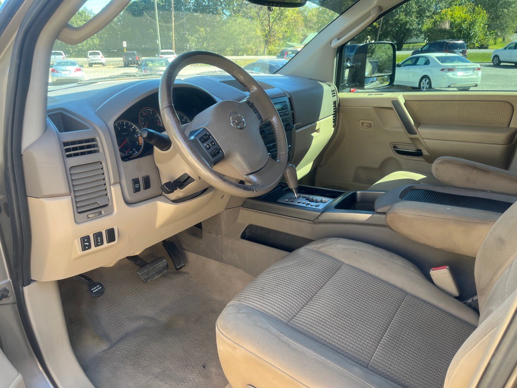2009 Nissan Titan Image 5