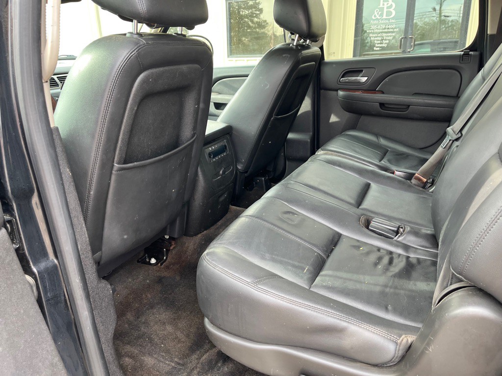 2014 Chevrolet Suburban Image 6