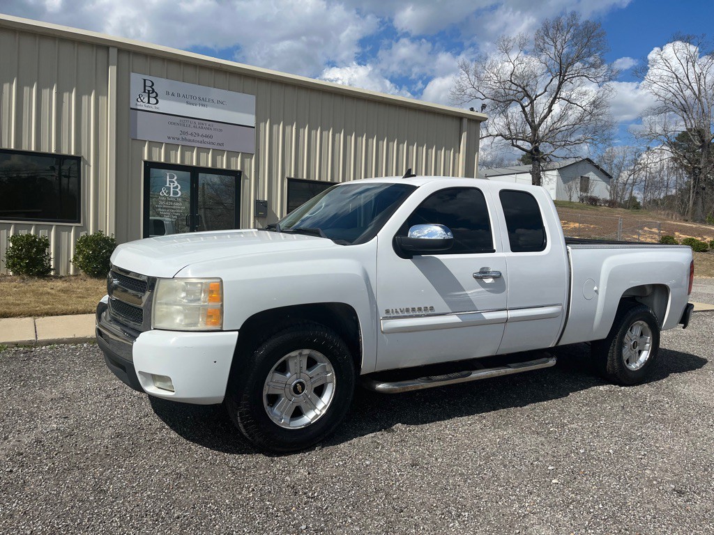 2011 Chevrolet Silverado 1500 Image 3