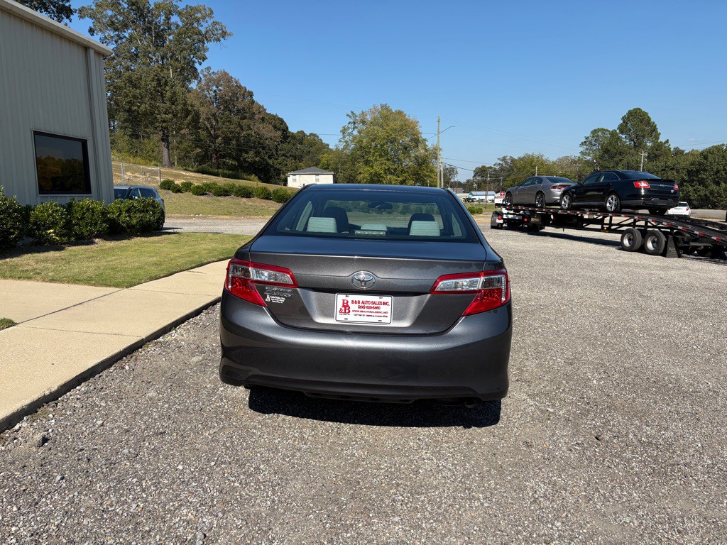 2013 Toyota Camry Image 4