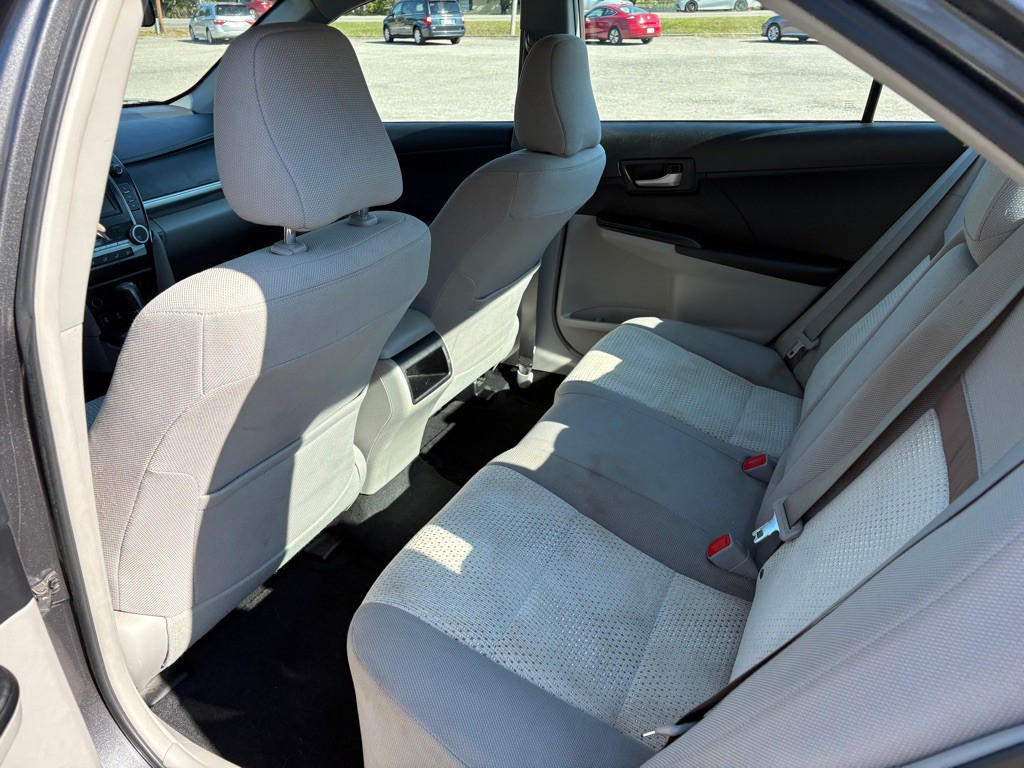 2013 Toyota Camry Image 6