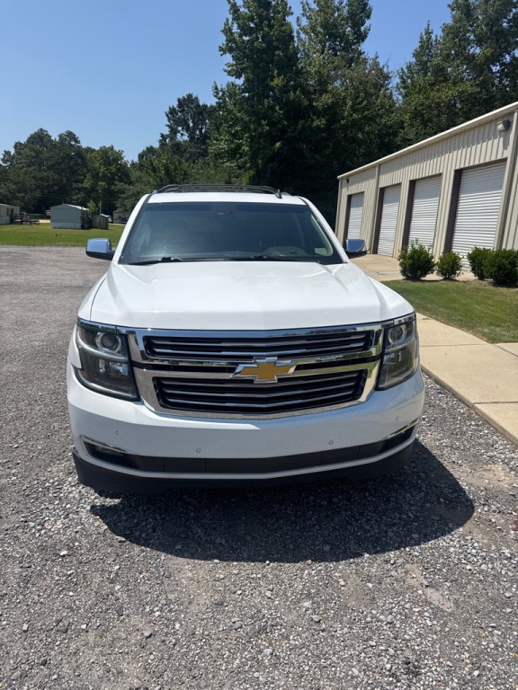 2015 Chevrolet Suburban Image 3