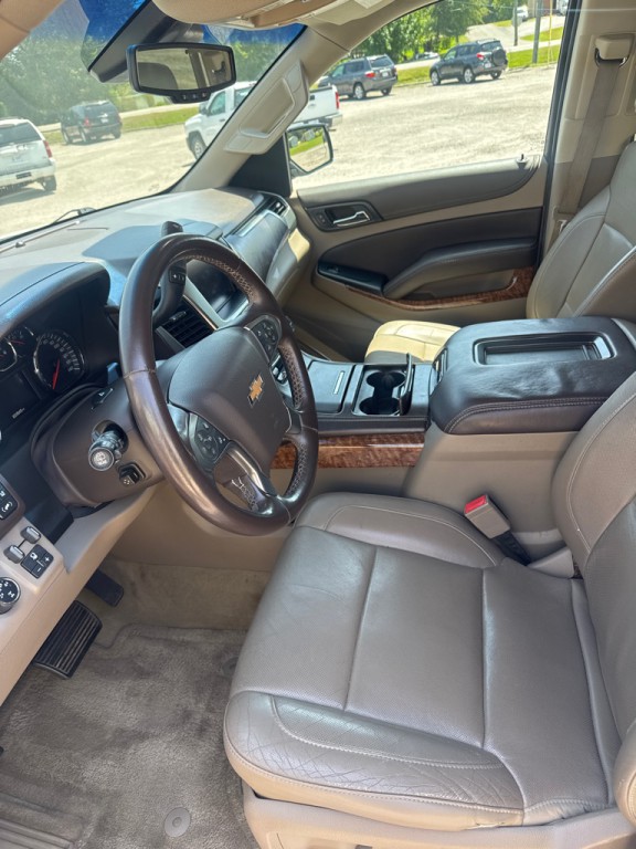 2015 Chevrolet Suburban Image 4
