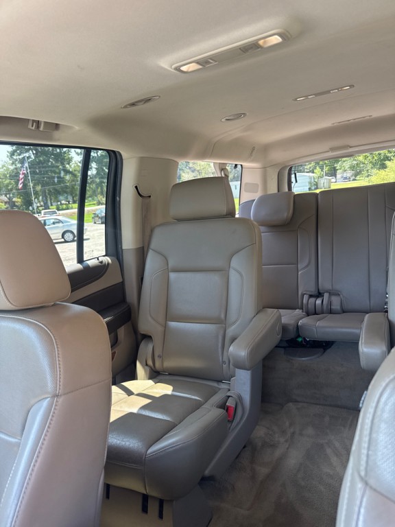 2015 Chevrolet Suburban Image 5