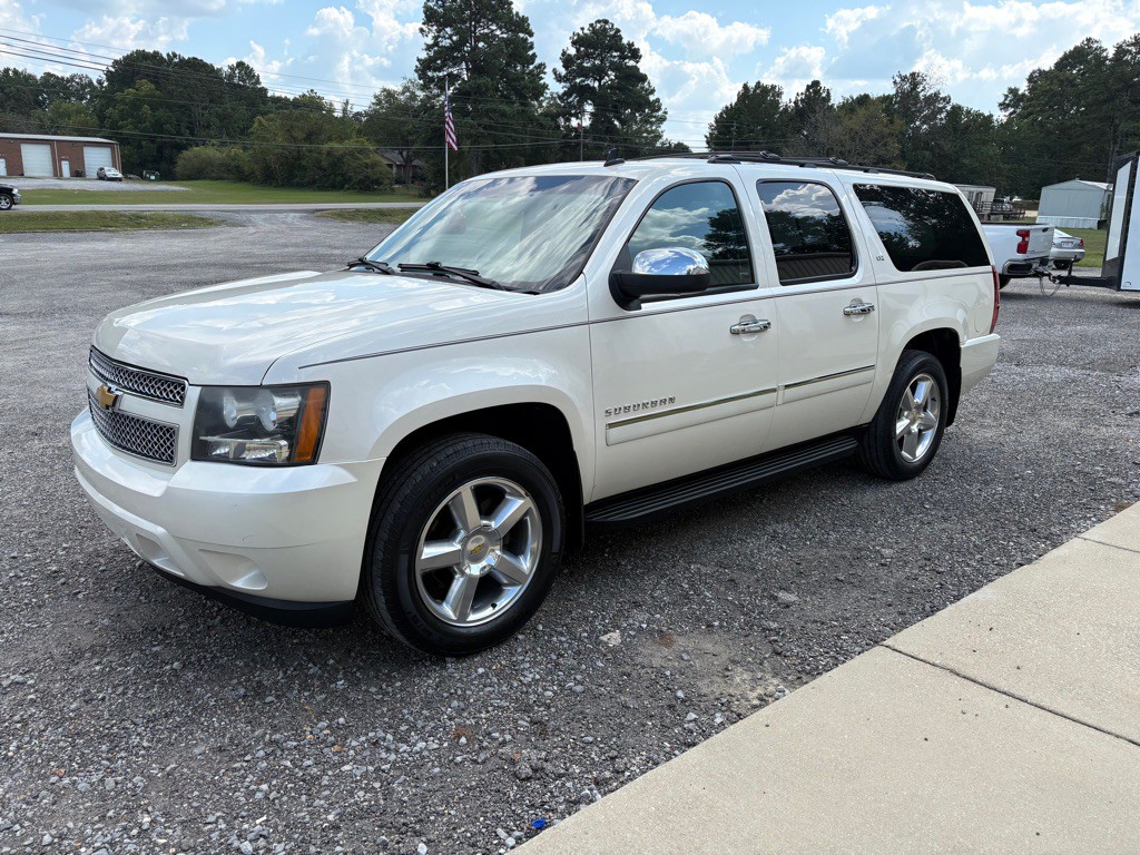2013 Chevrolet Suburban Image 5