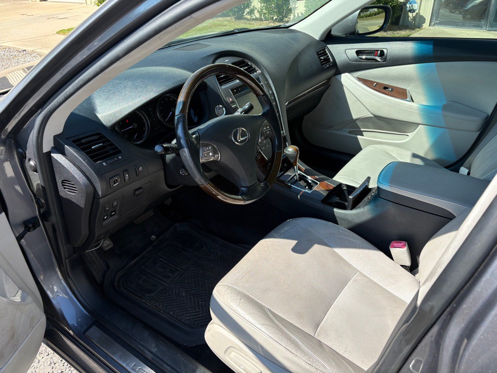 2012 Lexus ES Image 5