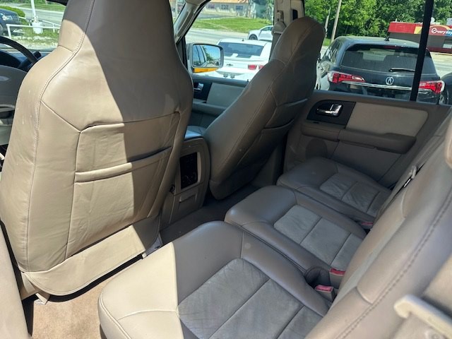 2005 Ford Expedition Image 7