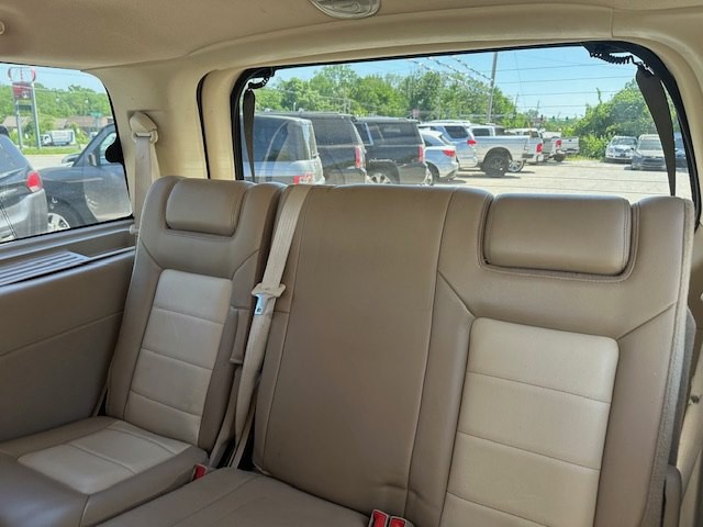 2005 Ford Expedition Image 8