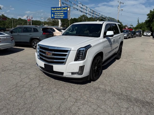 2016 Cadillac Escalade Image 2