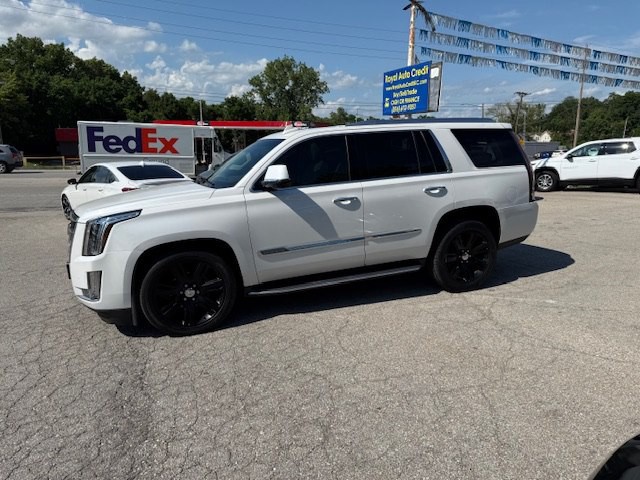 2016 Cadillac Escalade Image 8