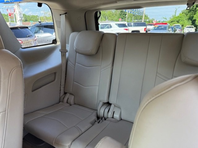 2016 Cadillac Escalade Image 10