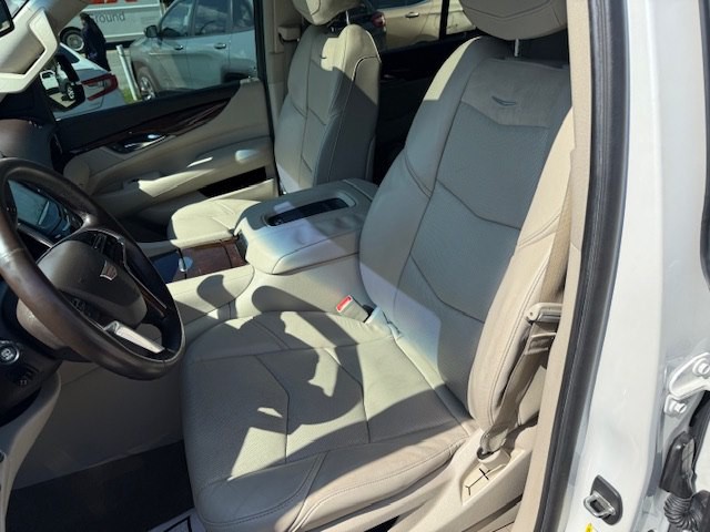 2016 Cadillac Escalade Image 12
