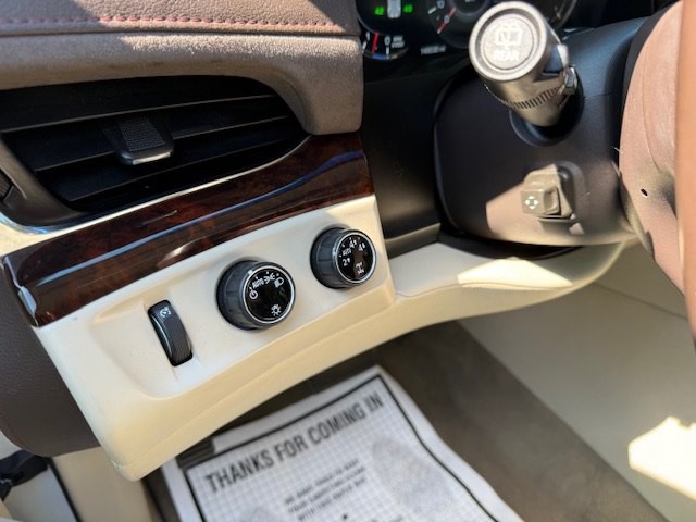 2016 Cadillac Escalade Image 16