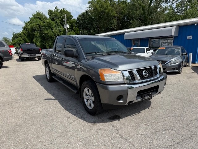 2013 Nissan Titan Image 3