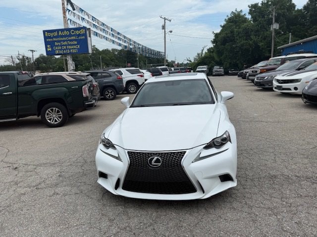 2016 Lexus IS Image 3