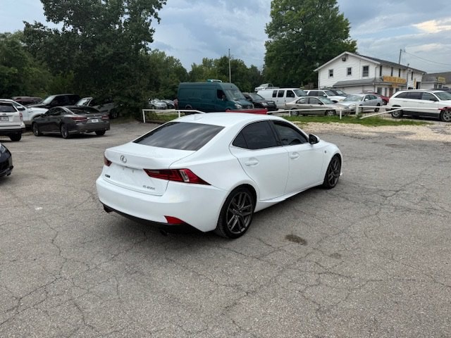 2016 Lexus IS Image 6