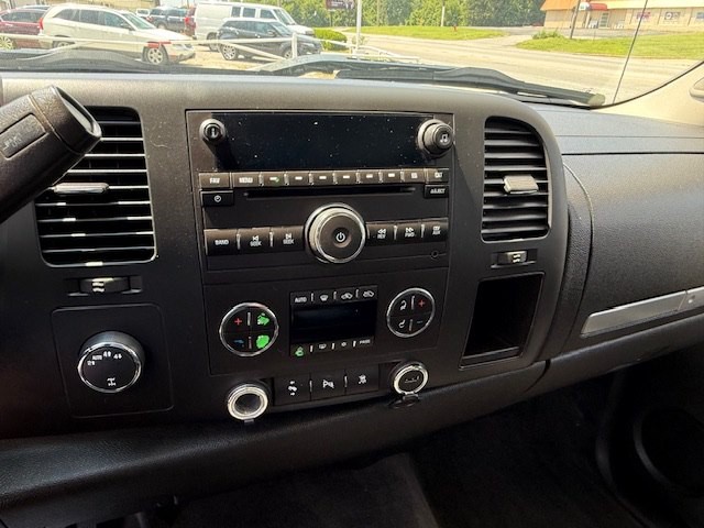 2011 Chevrolet Silverado 1500 Image 12