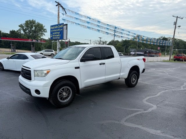 2011 Toyota Tundra Image 1