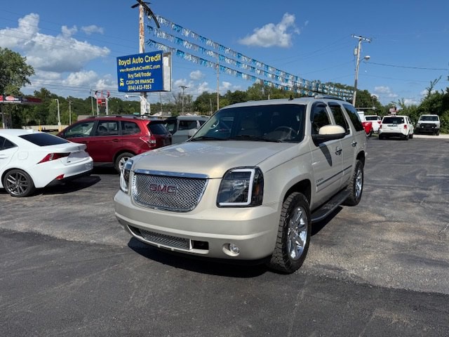 2011 GMC Yukon Image 2