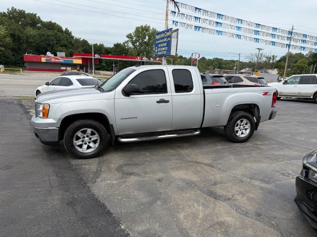 2010 GMC Sierra Image 2