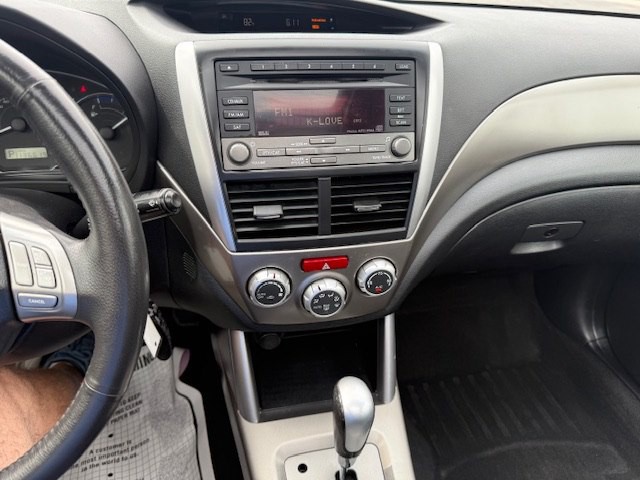 2010 Subaru Forester Image 12