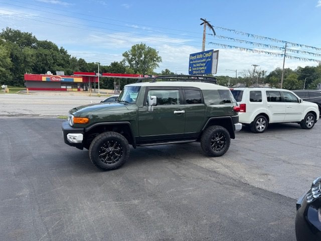 2014 Toyota FJ Cruiser Image 2