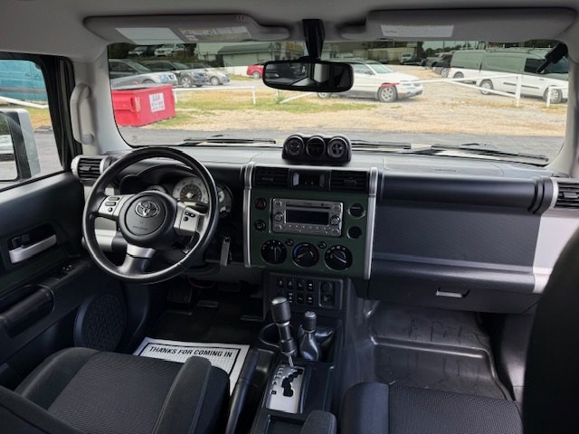 2014 Toyota FJ Cruiser Image 9