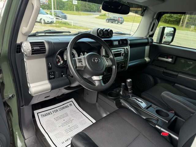 2014 Toyota FJ Cruiser Image 10