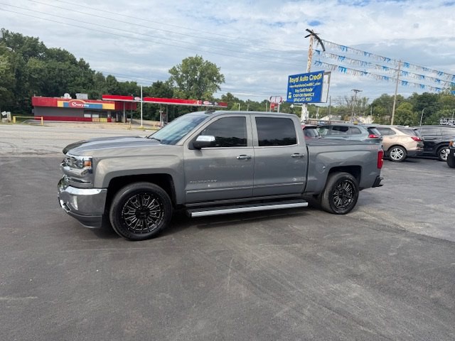 2017 Chevrolet Silverado 1500 Image 2
