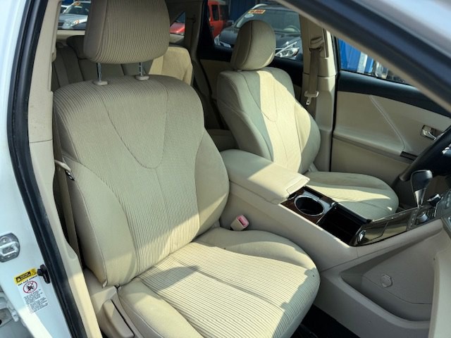 2010 Toyota Venza Image 11