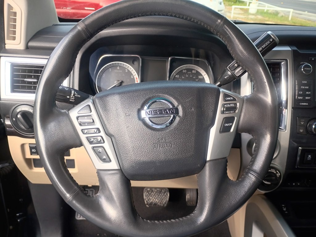 2017 Nissan Titan Image 8